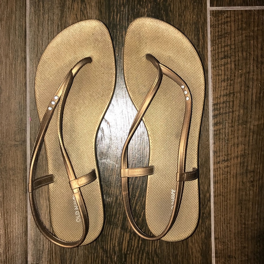 Old Navy rhinestone sandals in color gold